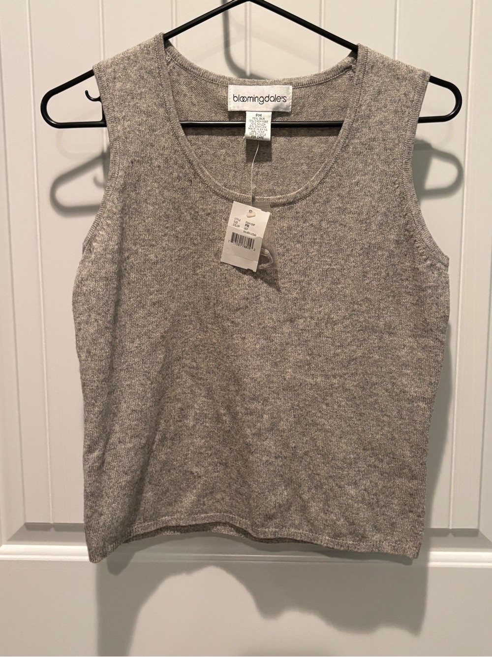 Bloomingdale's Light Gray Knit Scoop Neck Tank
